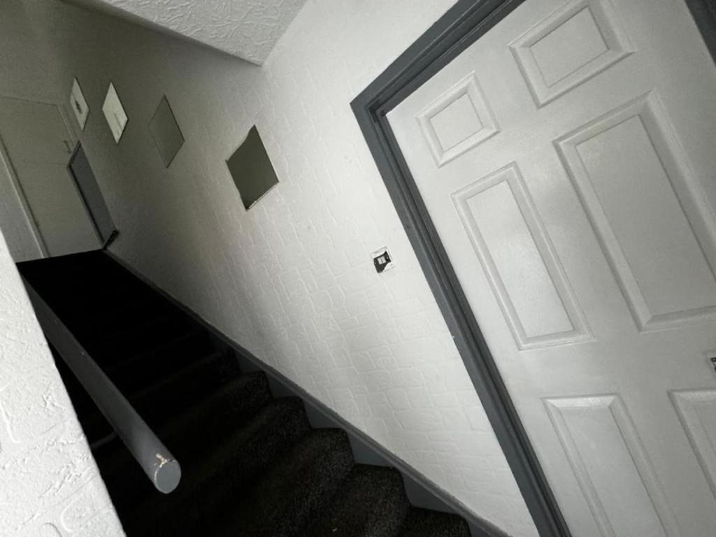 Single Room Xxx Manchester Middleton  Exterior photo